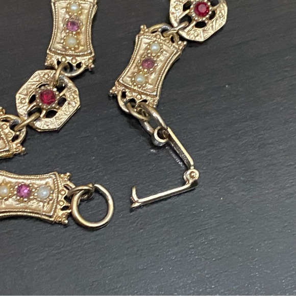 Vintage Unsigned Sarah Coventry Victorian Revival Gold-tone Link Bracelet - Picture 11 of 12